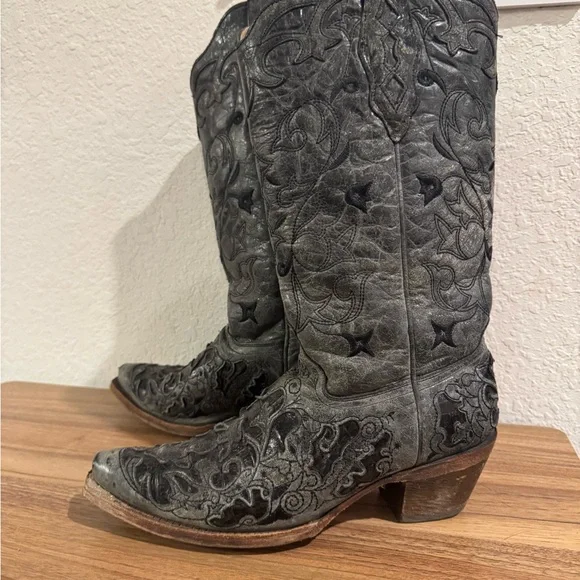 Corral Women’s Embroidered Leather Black Cowboy Boots Size 8 Boot Barn Like NEW - Picture 2 of 10